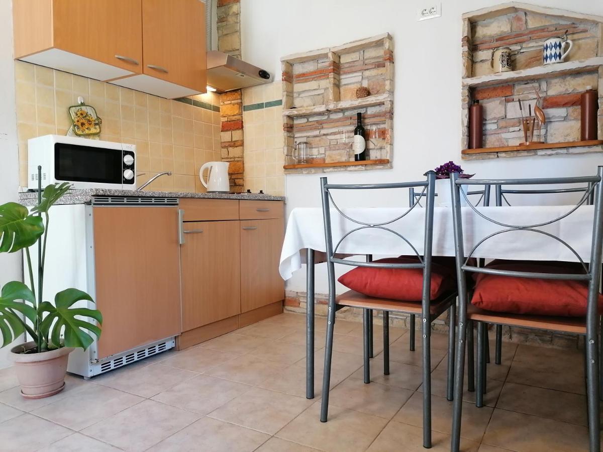 Nice Apartment Montepozzo With Private Garden ロヴィニ エクステリア 写真